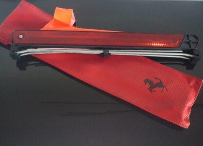 NEU ORIGINAL Ferrari WARNDREIECK in Ferrari Tasche unbenutzt