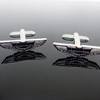 Aston Martin original Manschettenknöpfe Cufflinks 3D Emblem Schriftzug
