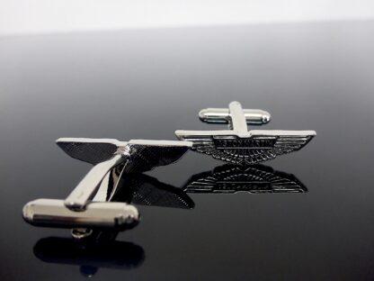 Aston Martin original Manschettenknöpfe Cufflinks 3D Emblem Schriftzug – Bild 4