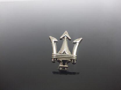 PIN 25mm Maserati Biturbo Tridente Dreizack Emblem Logo Schild – Bild 4