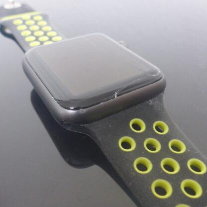 Apple iWatch 42mm Gray/schwarz mit 2 Armbänder Box defekt geht nicht an – Bild 4