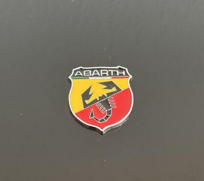 2x NEU Abarth Fiat 500 Metall 3cm Emblem Logo Schriftzug Patch Schild – Bild 2