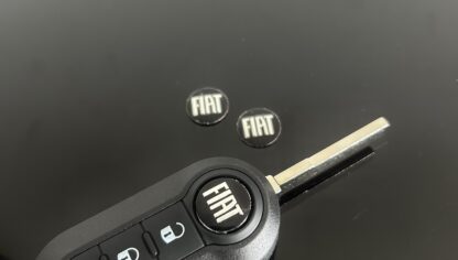 1x Fiat 500 14mm Punto Aufkleber ALU Schlüssellogo Emblem Schriftzug schwarz – Bild 2