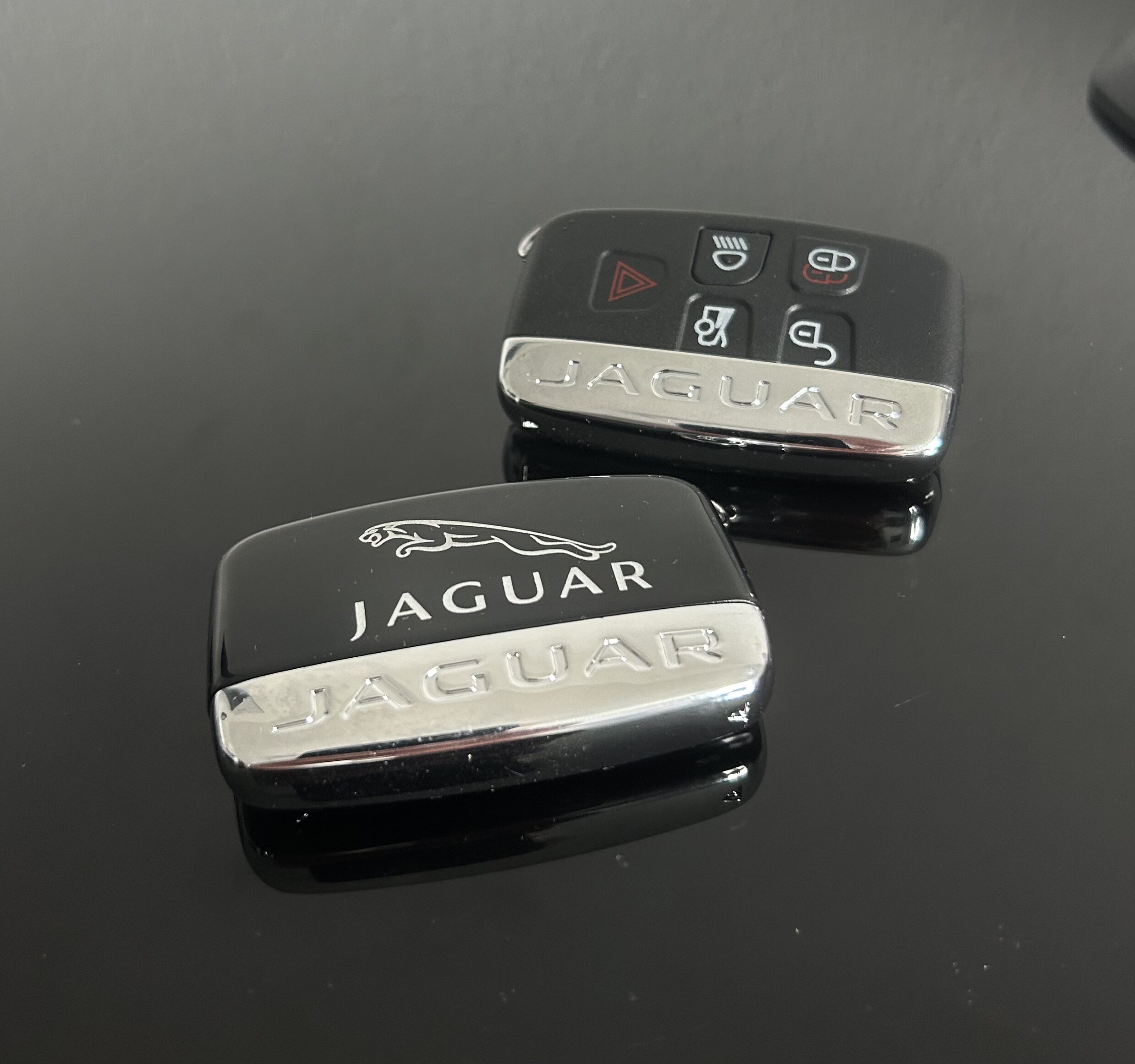 1x NEU JAGUAR Schlüsselgehäuse EDITION 4 Tasten Metall Kunststoff schwarz mit Logo Emblem – Bild 3