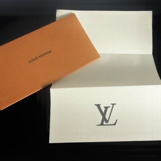 LV Geschenkkarte mit BRIEFPAPIER Karte ORIGINAL Gutschein Kuvert Louis Vuitton 22,5x12cm