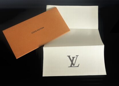 LV Geschenkkarte mit BRIEFPAPIER Karte ORIGINAL Gutschein Kuvert Louis Vuitton 22,5x12cm
