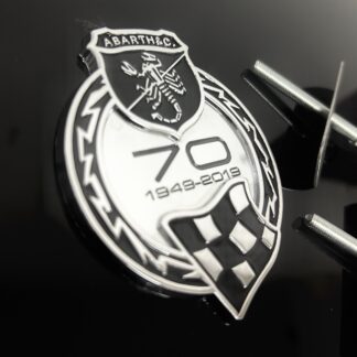 1x Abarth 70 Jahre 595 Kühlergrill Emblem METALL Logo Schriftzug an Grill montierbar 8cm