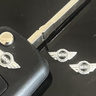 1x MINI Aufkleber 3D Schlüssellogo 14x6mm Emblem Schriftzug Logo ALU