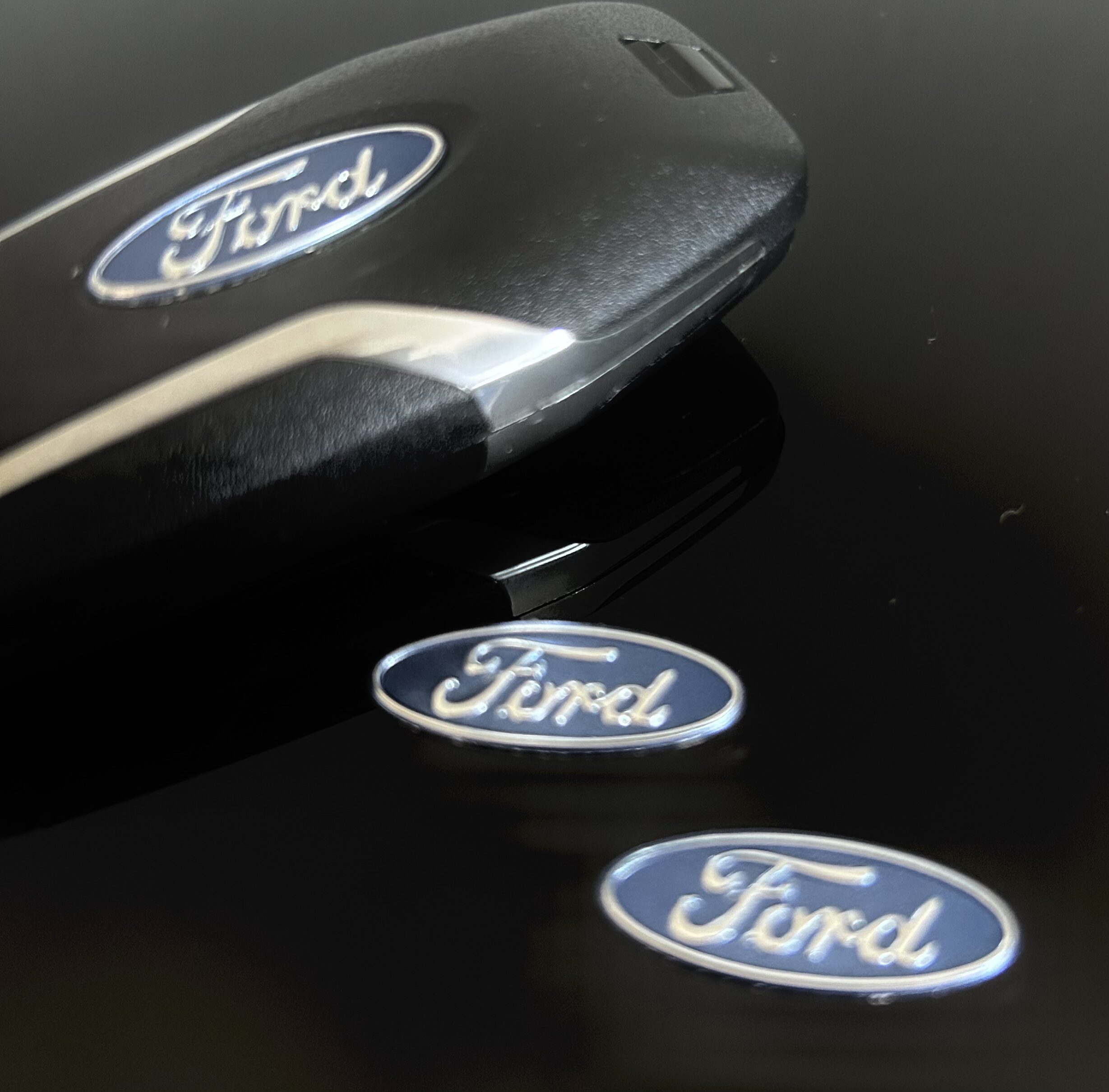 1x FORD original Aufkleber 3D Schlüssellogo 25x10mm Emblem Schriftzug Logo selbstklebend – Bild 3