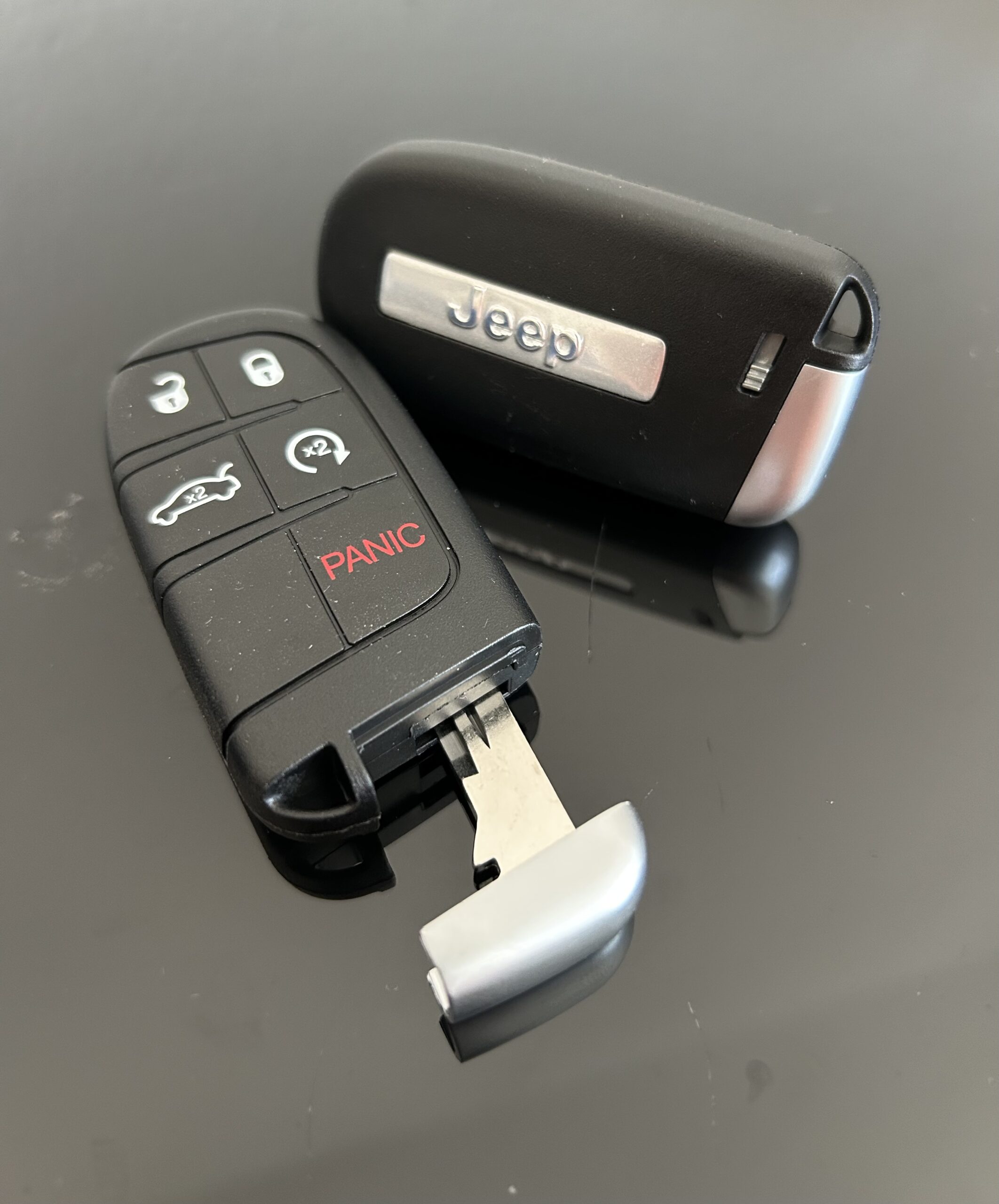 1x NEU Jeep Chrysler Schlüsselgehäuse LIMITED 5 Tasten schwarz mit Logo Emblem