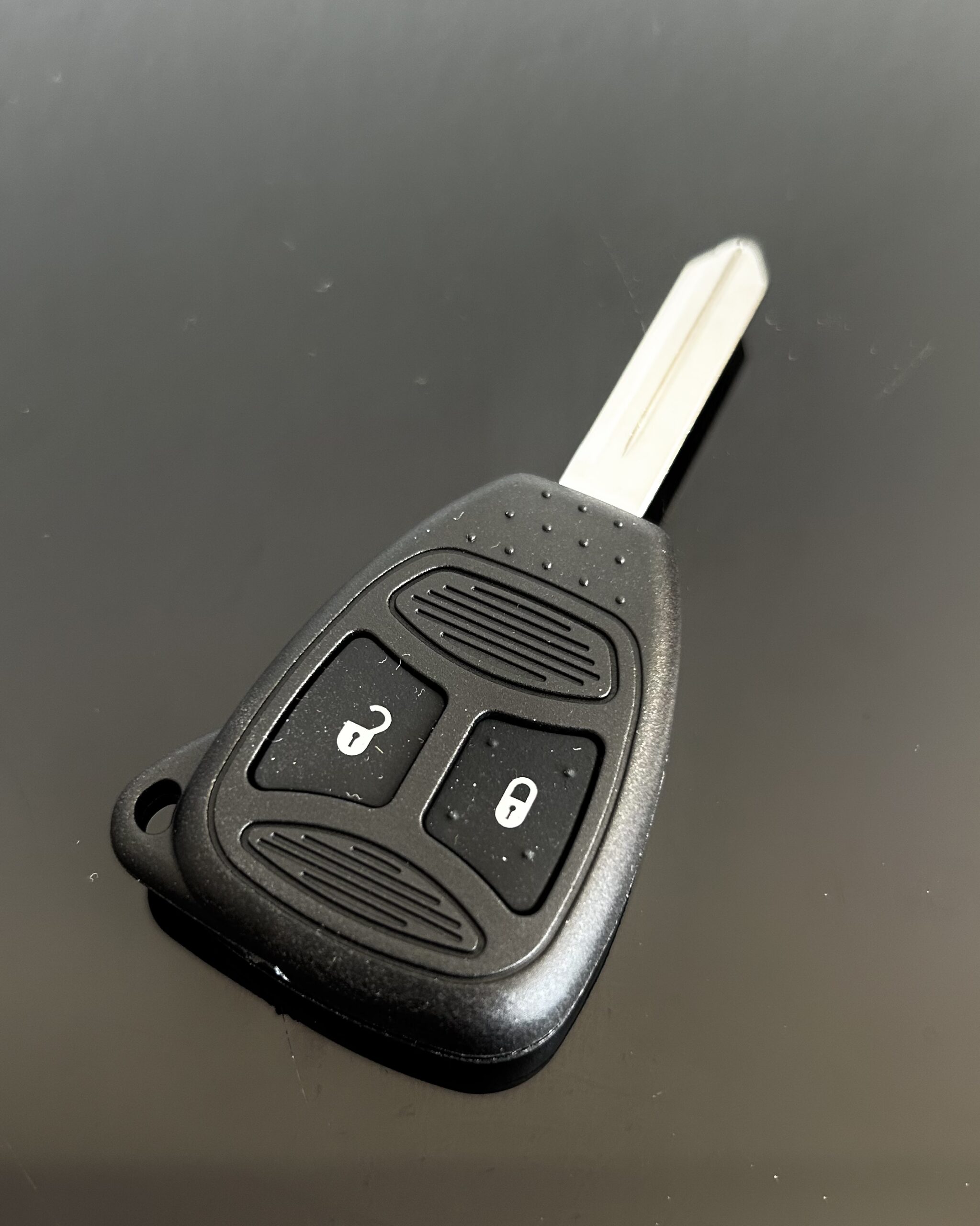 1x Chrysler 300 Schlüsselgehäuse 2 Tasten Pacifica Aspen Dodge RAM Caravan Jeep Commander Grand Cherokee 05179516 – Bild 5