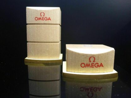 2 x ORIGINAL OMEGA Schild Logo Aufsteller Uhrenständer Uhren Präsentation clock