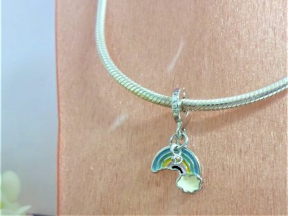 NEU Rainbow Cloud Herz Liebe Regenbogen Dangle Charm Anhänger für Armband Kette